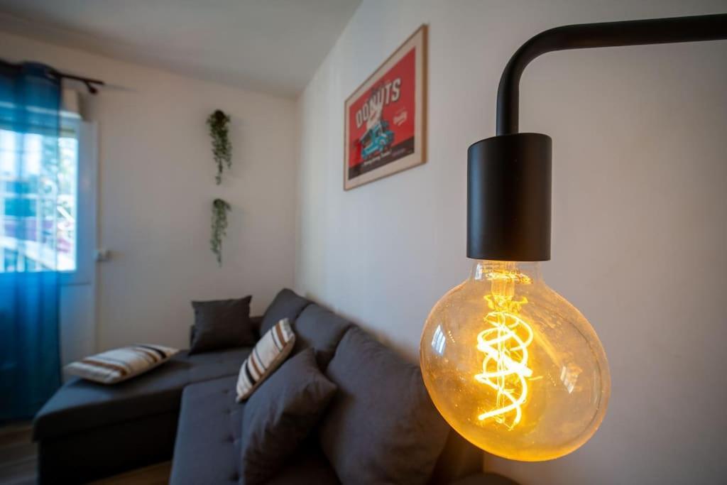 Fully Equiped Wifi Apartment Sleeps 6 Marseille Exterior photo