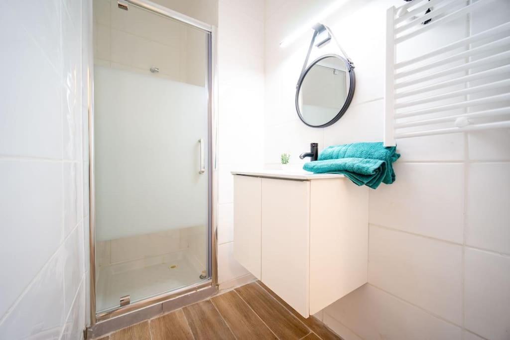 Fully Equiped Wifi Apartment Sleeps 6 Marseille Exterior photo